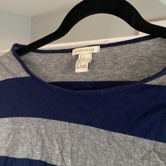 Striped Crop Top - Picture 3 of 3